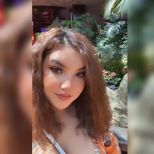 Meet your Posher, Senaida